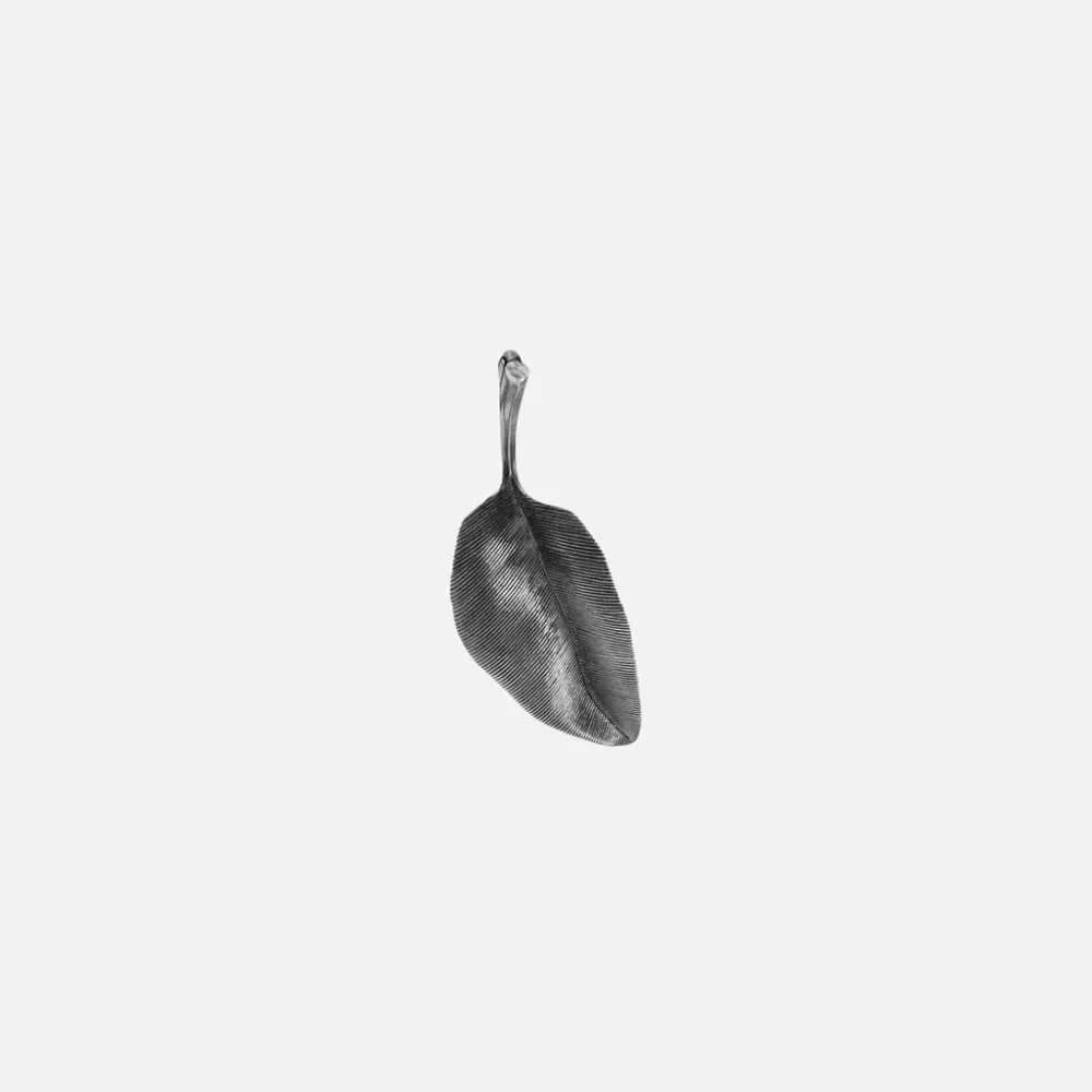 Ole Lynggaard Pendants-Leaves pendant mini