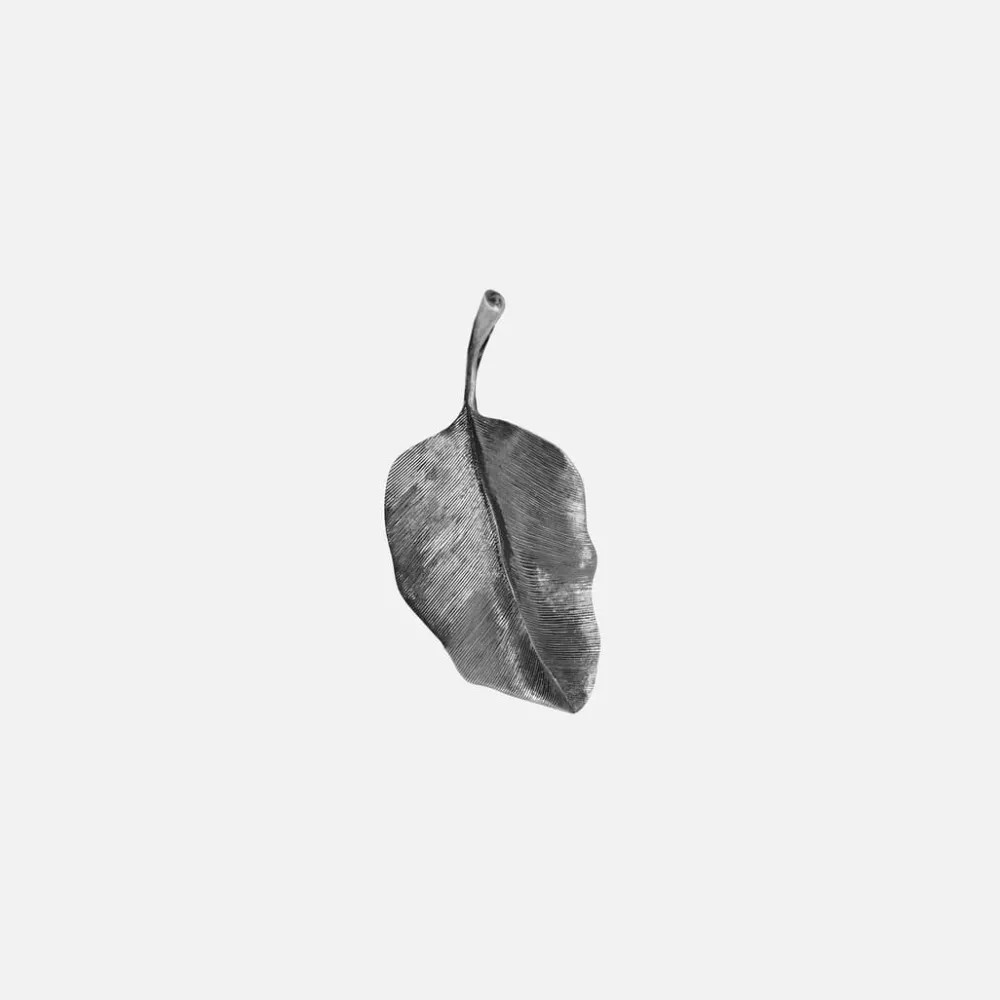 Ole Lynggaard Pendants-Leaves pendant small
