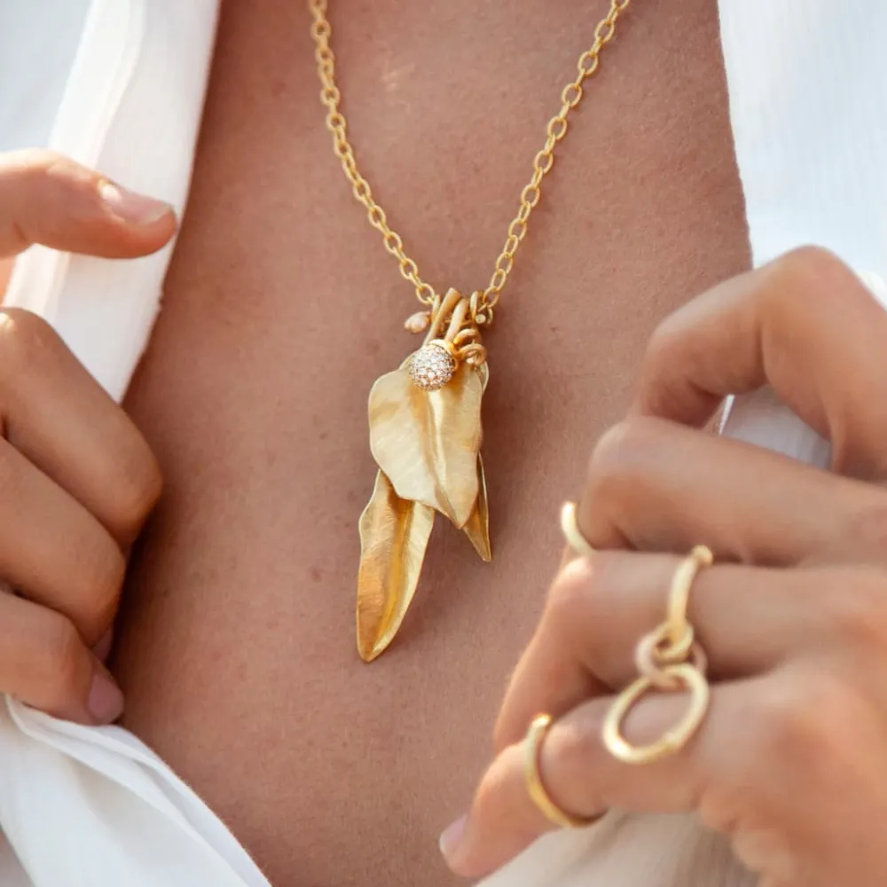 Ole Lynggaard Pendants-Leaves pendant small