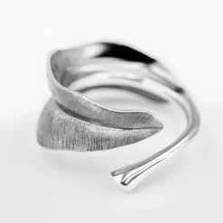 Ole Lynggaard Rings-Leaves ring