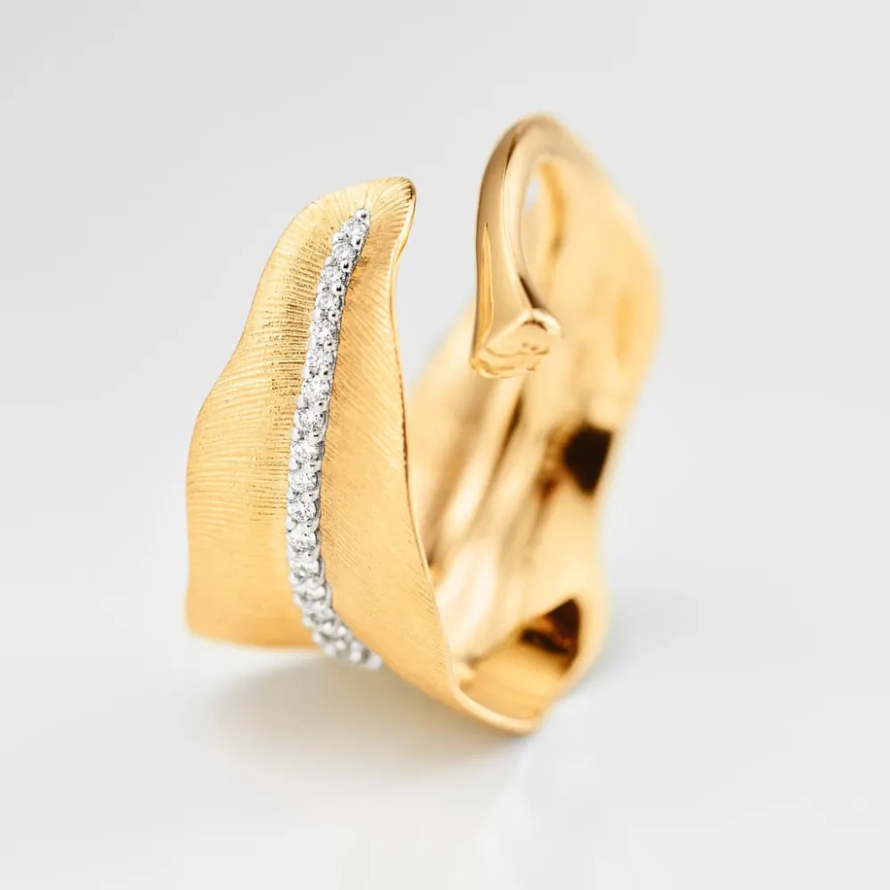Ole Lynggaard Rings-Leaves ring medium pavé
