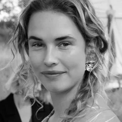 Ole Lynggaard Earring Pairs | High Jewellery-Wild Rose earclips tall
